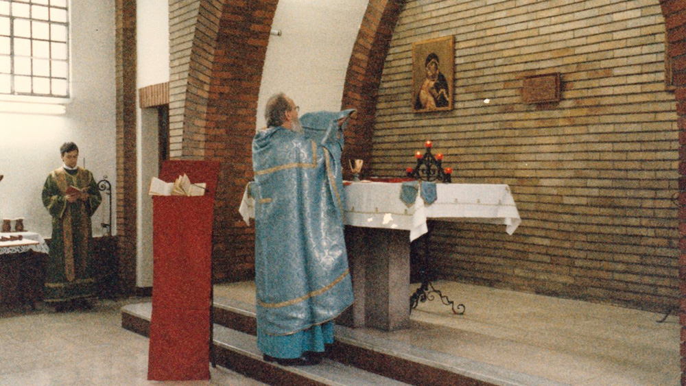 💯 Divina Liturgia dalle suore di Carità dell’Assunzione, Milano